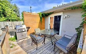 3 Bedroom Bungalow With Backyard Bbq
